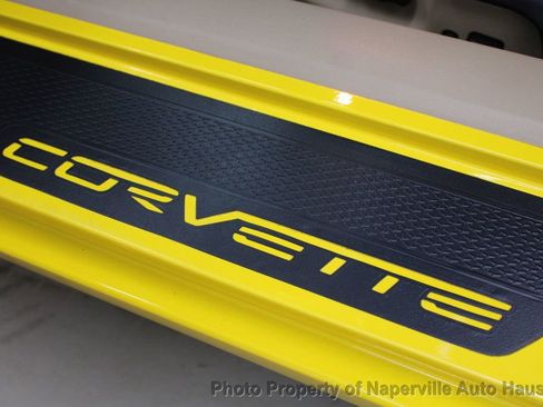 Used 2007 Chevrolet Corvette Coupe w/ Preferred Equipment Group RWD image 19