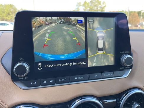 Used 2025 Nissan Sentra SV w/ SV Premium Package image 11