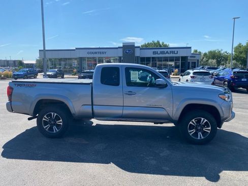 Used 2018 Toyota Tacoma TRD Sport w/ Technology Package AWD/4WD image 1