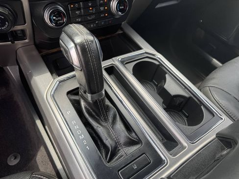Used 2016 Ford F150 Platinum w/ Equipment Group 701A Luxury AWD/4WD image 11