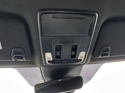 Used 2025 Honda Pilot TrailSport image 28