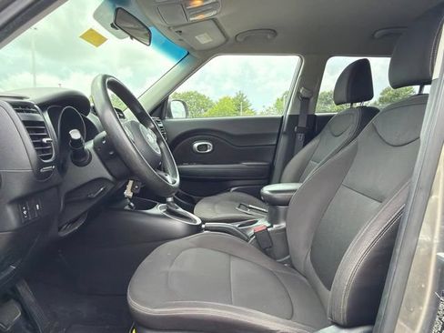 Used 2017 Kia Soul FWD image 17