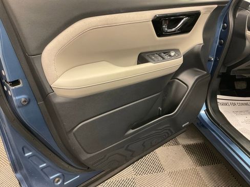 Certified 2025 Subaru Forester Limited AWD/4WD image 9