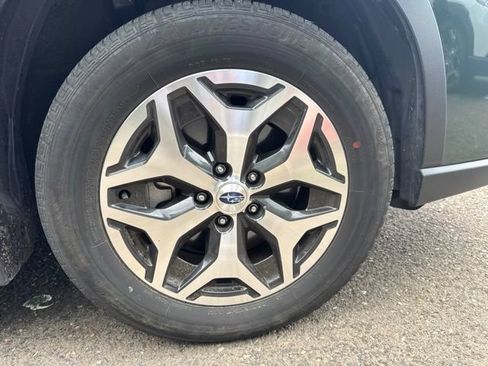 Used 2023 Subaru Forester Premium AWD/4WD image 10