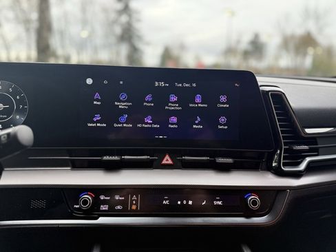 Certified 2024 Kia Sportage SX image 36