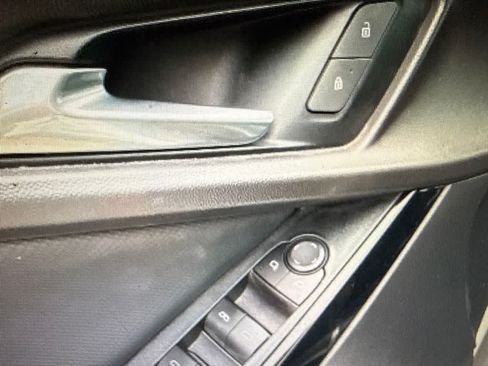 Used 2025 Chevrolet Equinox LT w/ Convenience Package II FWD image 17