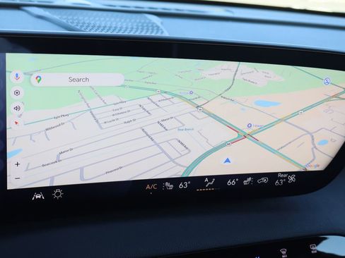 Used 2025 Buick Enclave Preferred w/ Power Package image 14