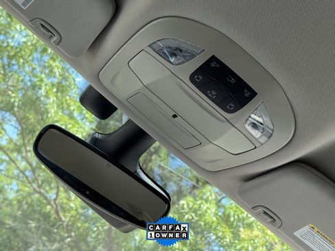 Used 2021 Chrysler Pacifica Touring image 31