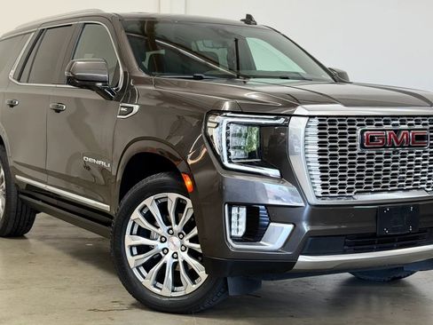 Used 2021 GMC Yukon Denali w/ Denali Premium Package AWD/4WD image 1