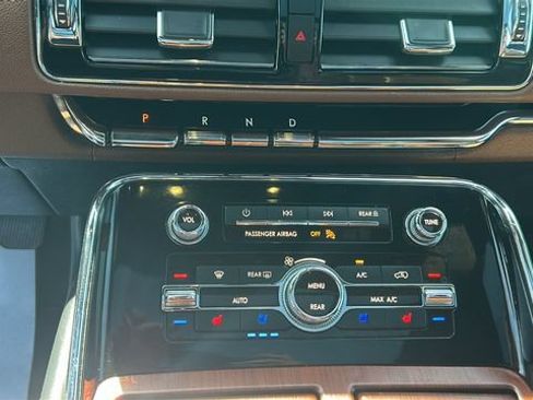 Used 2022 Lincoln Navigator L Reserve AWD/4WD image 24