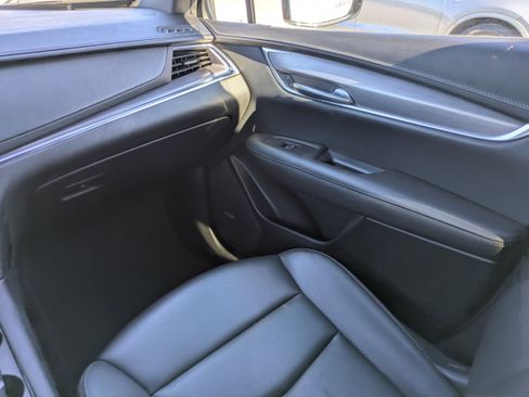 Used 2022 Cadillac XT5 Luxury image 12