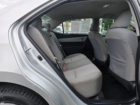 Used 2015 Toyota Corolla LE image 12