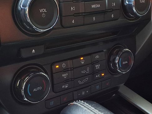 Used 2015 Ford F150 Lariat image 9