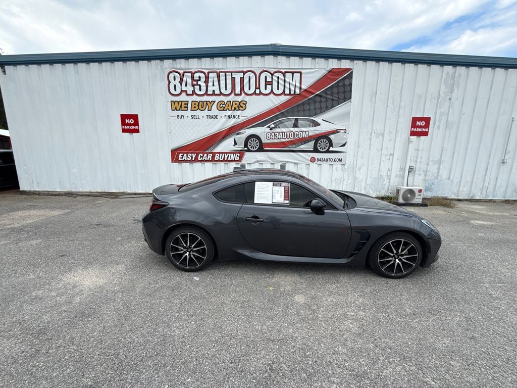 Used 2023 Toyota GR86 RWD image 9