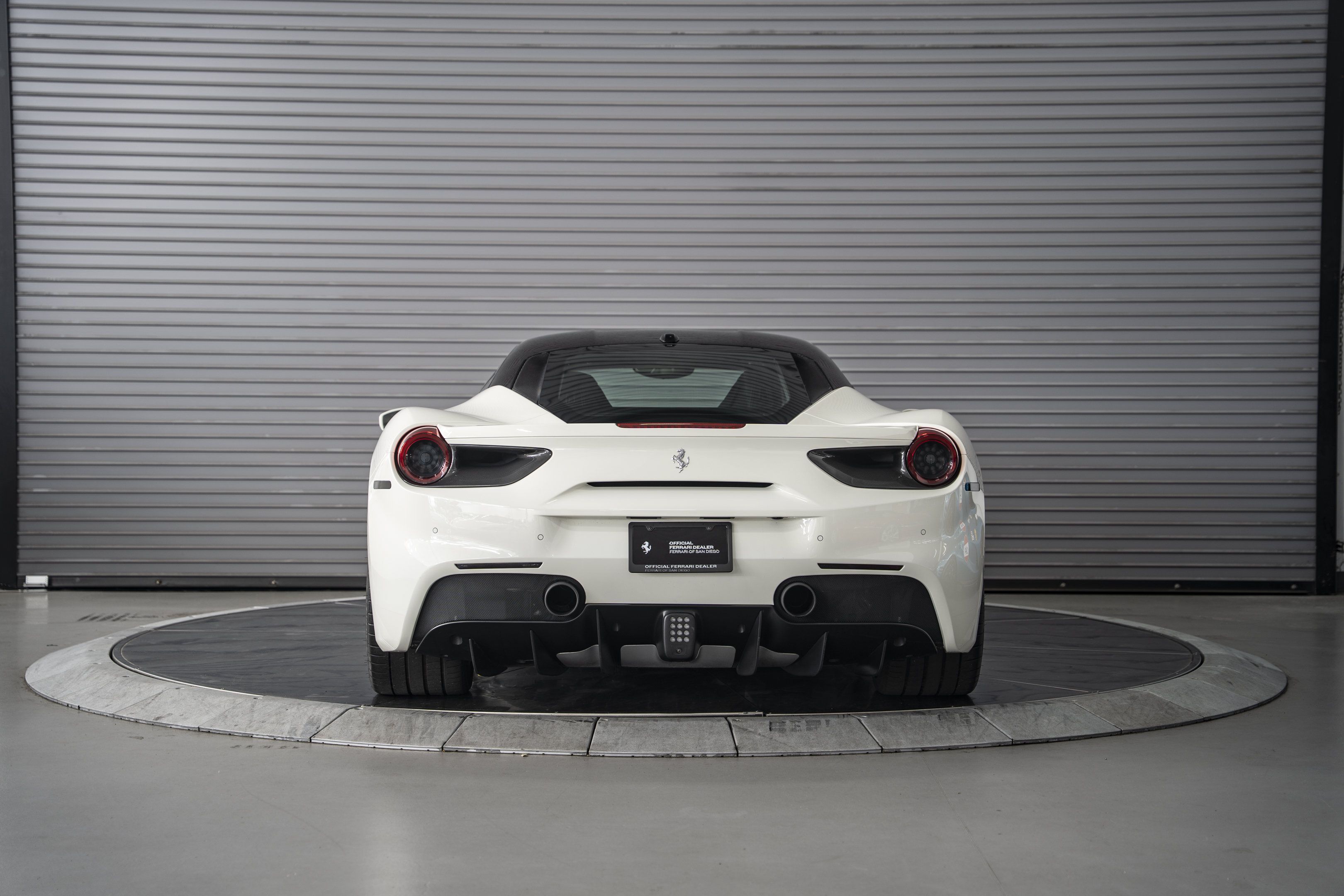 Used 2018 Ferrari 488 GTB RWD image 4