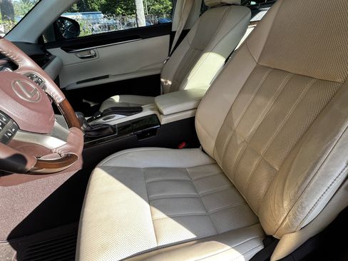 Used 2018 Lexus ES 350 w/ Luxury Package w/Wood Trim FWD image 17