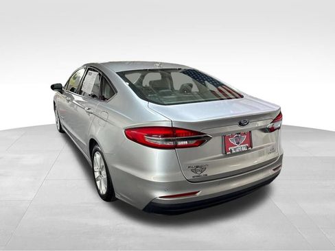 Used 2019 Ford Fusion SE FWD image 7