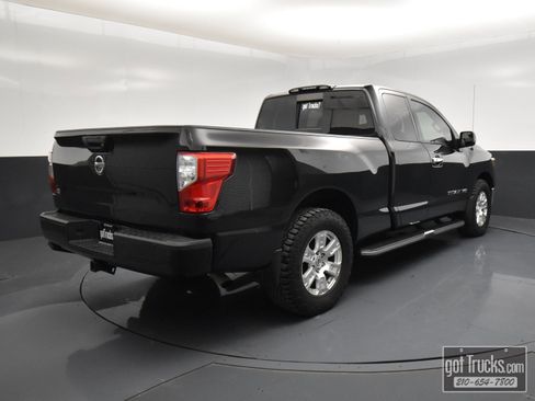 Used 2019 Nissan Titan SV w/ SV Convenience Package image 46