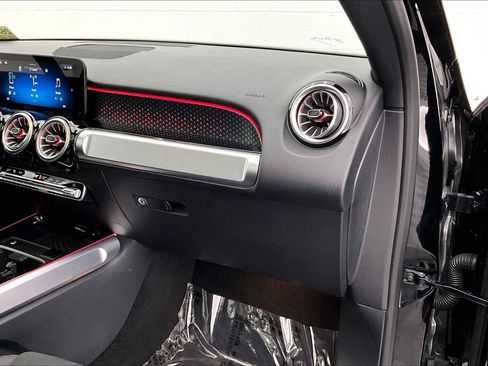 Used 2026 Mercedes-Benz GLB 35 AMG 4MATIC image 19