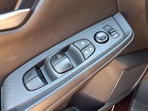 Used 2025 Nissan Sentra SV FWD image 19