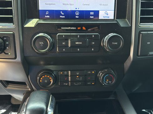 Used 2020 Ford F150 XLT w/ Equipment Group 302A Luxury AWD/4WD image 25