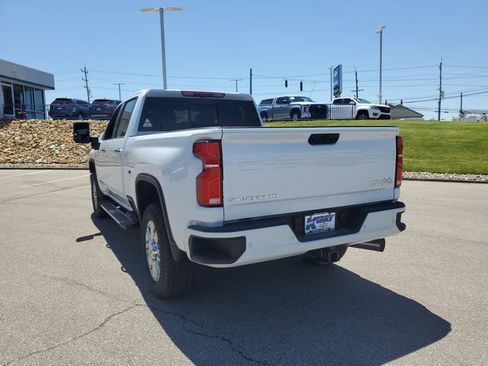 New 2026 Chevrolet Silverado 2500 High Country w/ High Country Premium Package AWD/4WD image 3