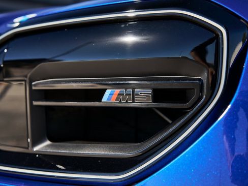 Used 2025 BMW M5 Touring image 7