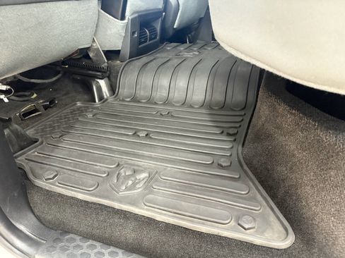 Used 2014 RAM 2500 SLT image 23