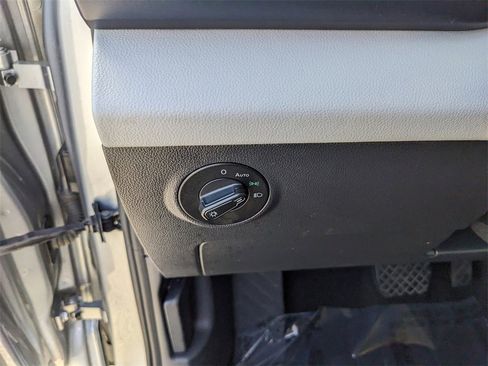 Certified 2023 Volkswagen Taos SE image 28