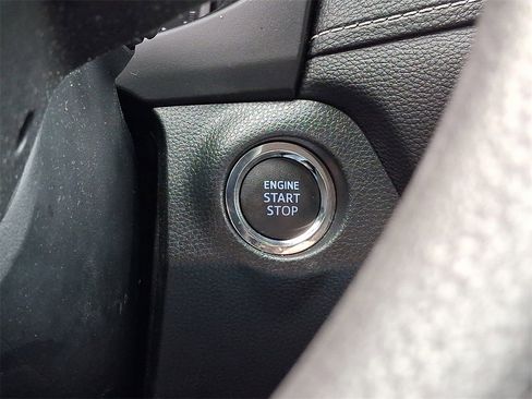 Used 2022 Toyota RAV4 XLE image 23