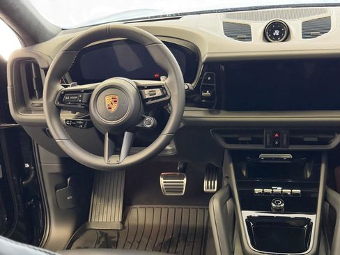 New 2026 Porsche Cayenne GTS image 20