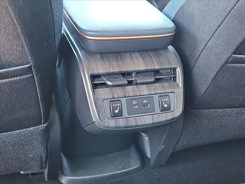 Used 2024 Nissan Ariya AWD image 17