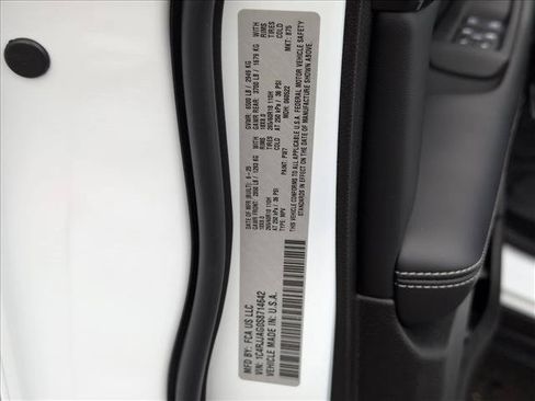 Used 2025 Jeep Grand Cherokee L Laredo RWD image 28
