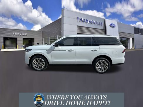 New 2026 Lincoln Navigator Reserve image 5