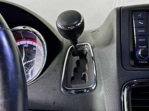 Used 2019 Dodge Grand Caravan GT image 18