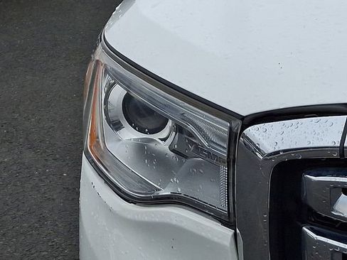 Used 2018 GMC Acadia SLT image 11