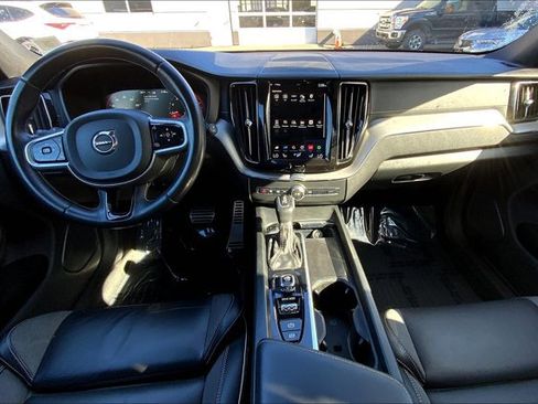 Used 2021 Volvo XC60 T6 R-Design image 15