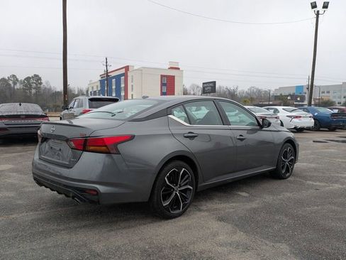 Used 2025 Nissan Altima 2.5 SR image 3