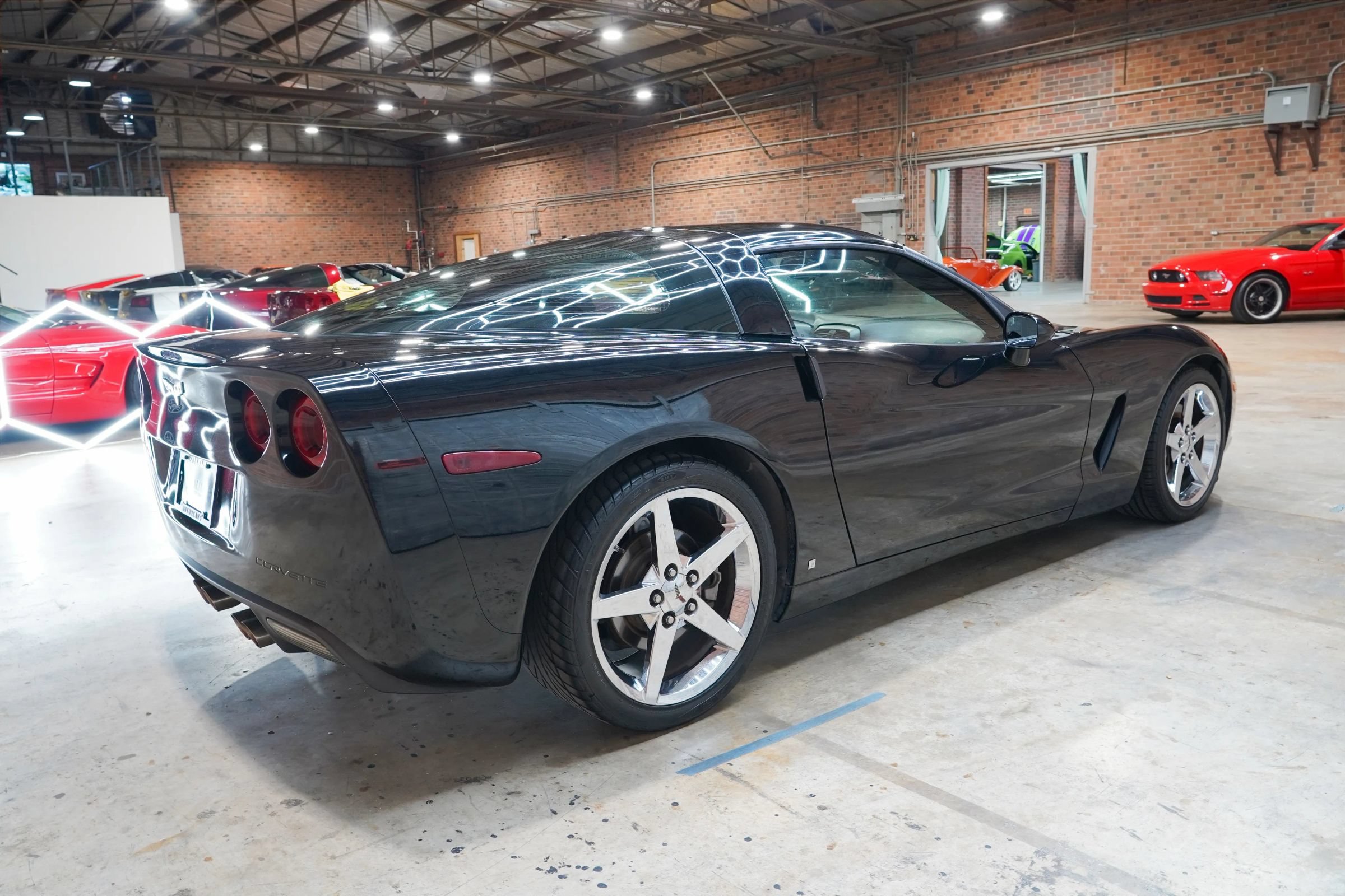 Used 2007 Chevrolet Corvette Coupe w/ Preferred Equipment Group RWD image 12