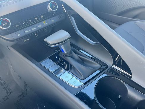 Used 2025 Hyundai Elantra SEL image 39