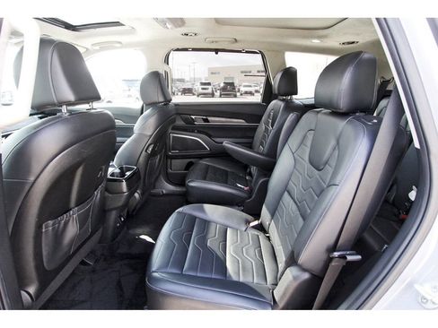 Used 2022 Kia Telluride SX w/ SX Prestige Package image 10