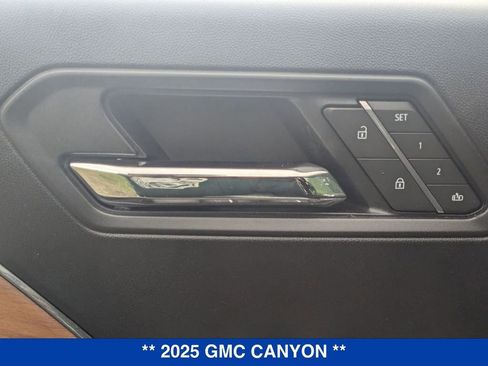 New 2025 GMC Canyon Denali image 12