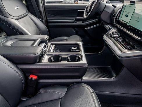 New 2026 Ford Expedition Platinum w/ Stealth Performance Package AWD/4WD image 32