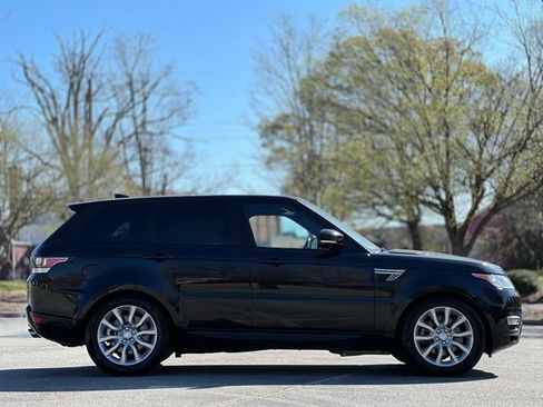Used 2017 Land Rover Range Rover Sport HSE AWD/4WD image 4