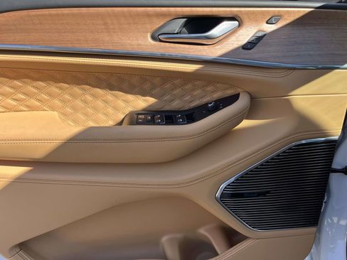 New 2026 Jeep Grand Cherokee Summit image 18