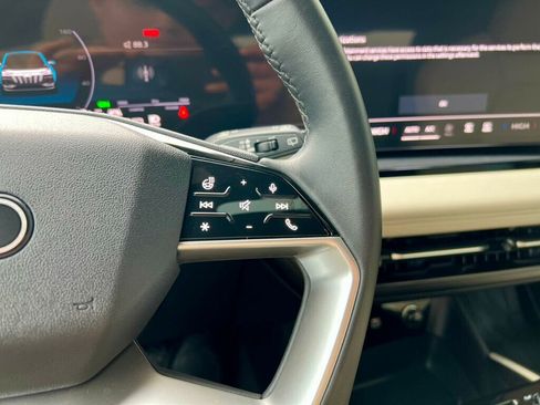 Used 2025 Audi Q6 e-tron Premium Plus w/ Premium Plus image 24