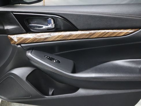 Used 2016 Nissan Maxima Platinum image 12