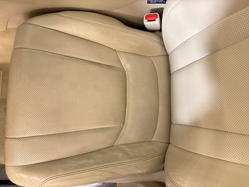 Used 2020 Lexus LX 570 4WD w/ Luxury Package image 23