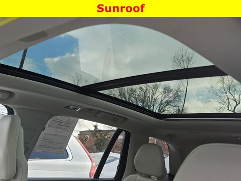 Used 2021 Volvo XC90 T6 Momentum image 24