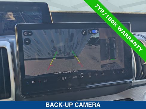 Certified 2025 Ford Expedition Active AWD/4WD image 36
